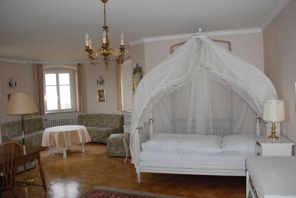 Schloss Schwanberg Roedelsee Room photo